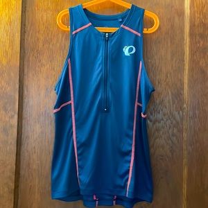 Women’s cycling shirt size medium